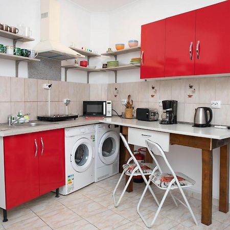 Cosy Apartment In City Centre Oradea Buitenkant foto
