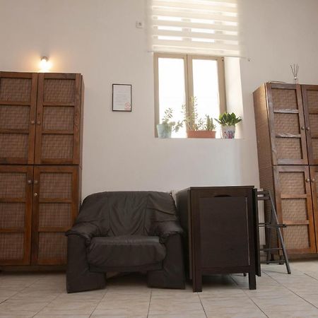 Cosy Apartment In City Centre Oradea Buitenkant foto
