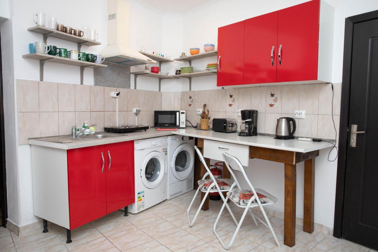 Cosy Apartment In City Centre Oradea Buitenkant foto