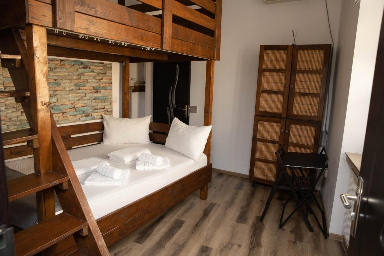 Cosy Apartment In City Centre Oradea Buitenkant foto