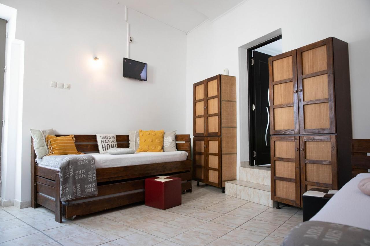 Cosy Apartment In City Centre Oradea Buitenkant foto