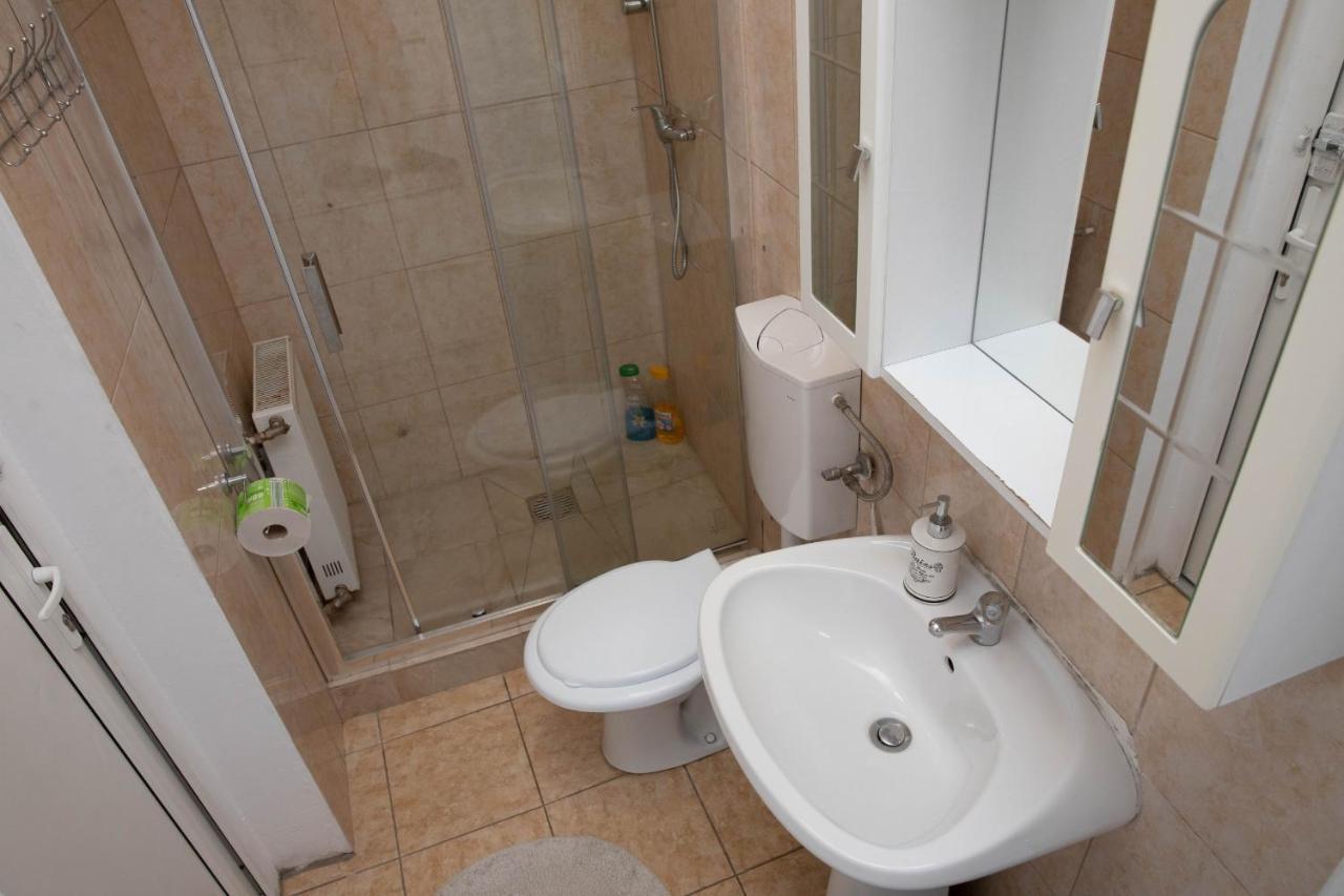Cosy Apartment In City Centre Oradea Buitenkant foto