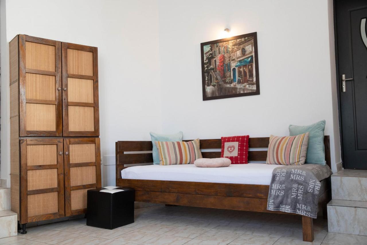 Cosy Apartment In City Centre Oradea Buitenkant foto